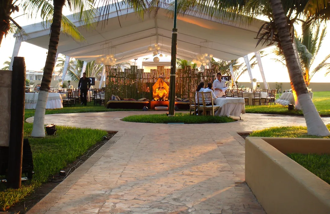 Reef Yucatan All Inclusive & Convention Center-1